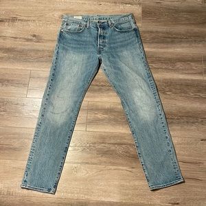 Men’s 501 Levi’s light wash skinny jeans.